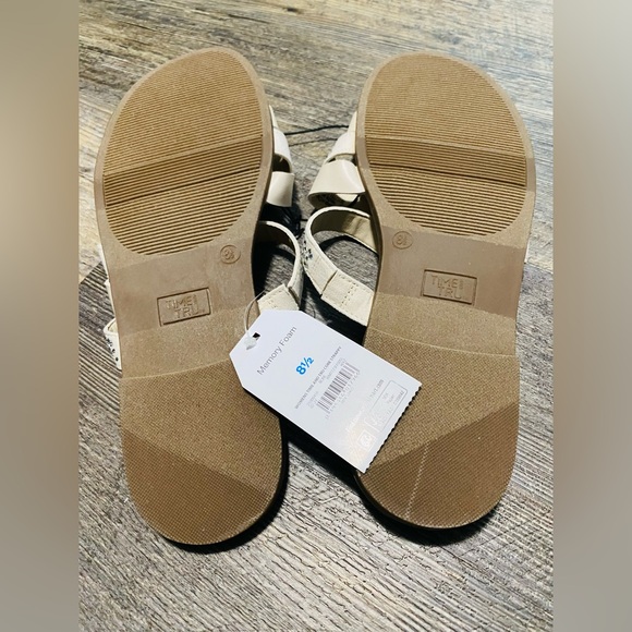 Time and Tru sandals - Picture 3 of 7